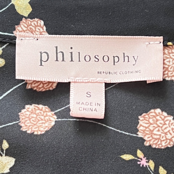 Philosophy Apparel Split Neck Rolled Sleeve Blouse Size Small - Picture 11 of 12